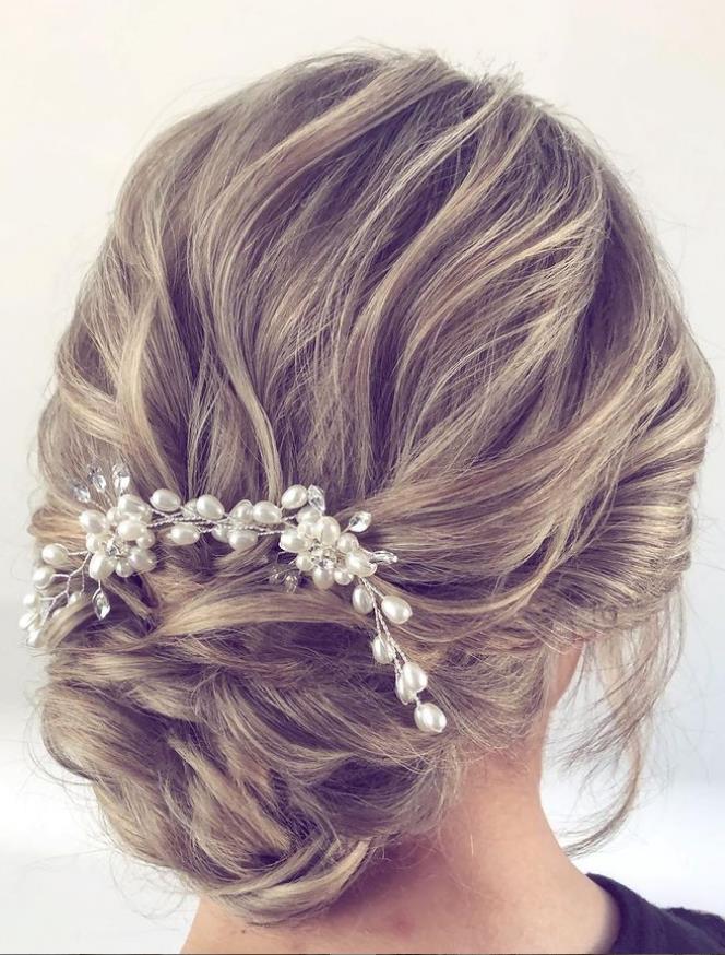 hairstyles for woman attending wending 2021