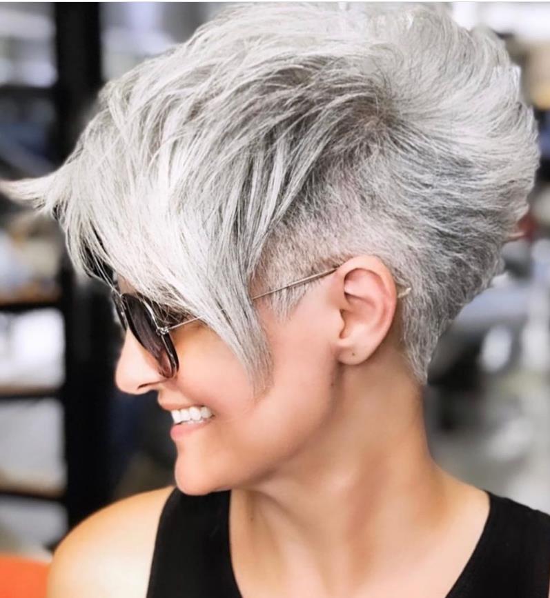 Ultra white short hair for woman