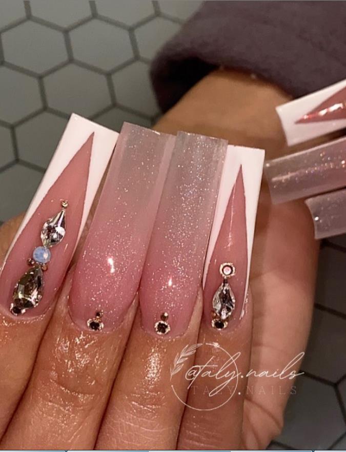 37 Awesome French Tip Long Nails to Bring fashion to Your Manicure