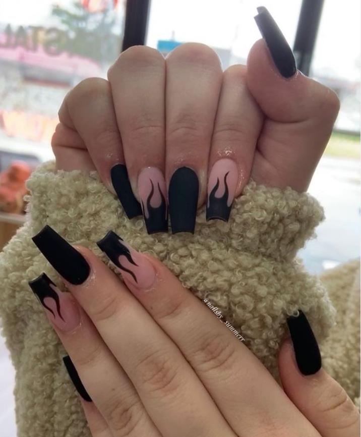 black  frame nail art for summer 2021