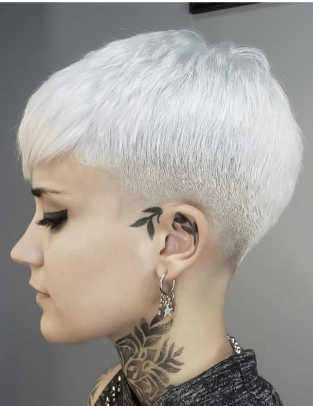 Ultra white short hair for woman