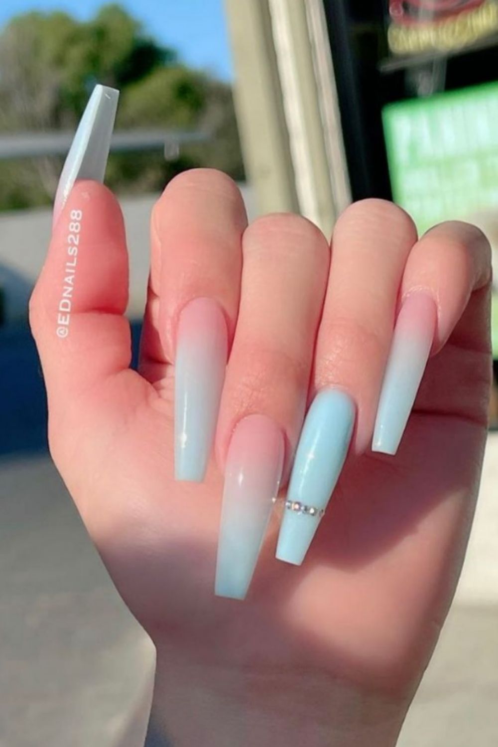 ombre coffin nails