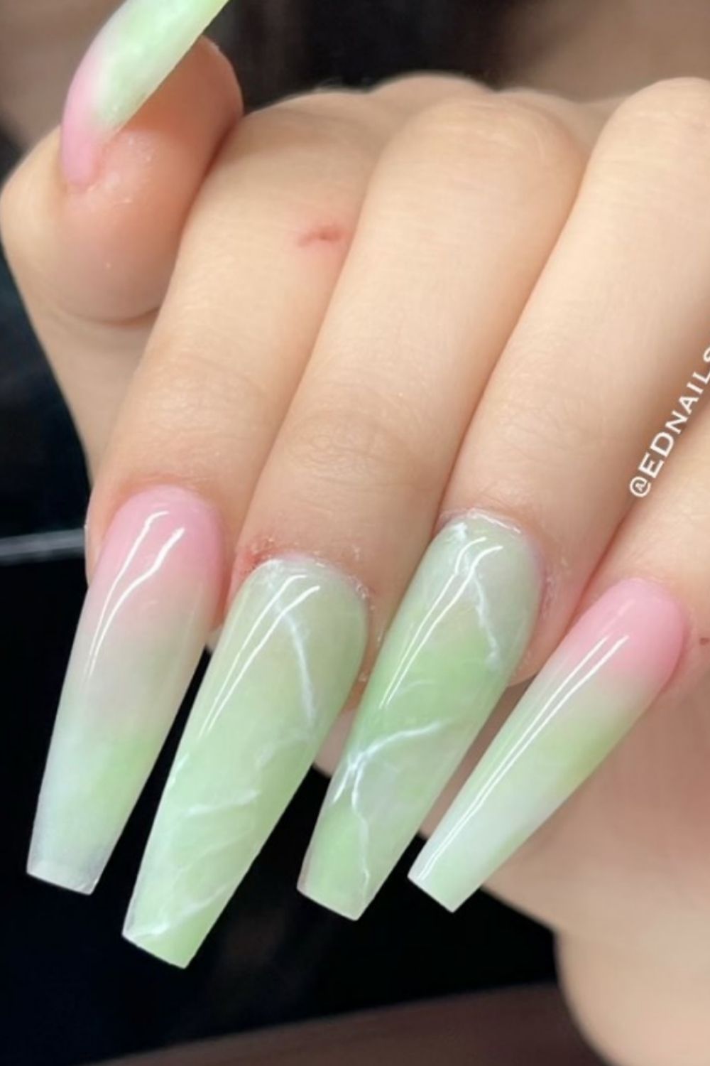 ombre coffin nails