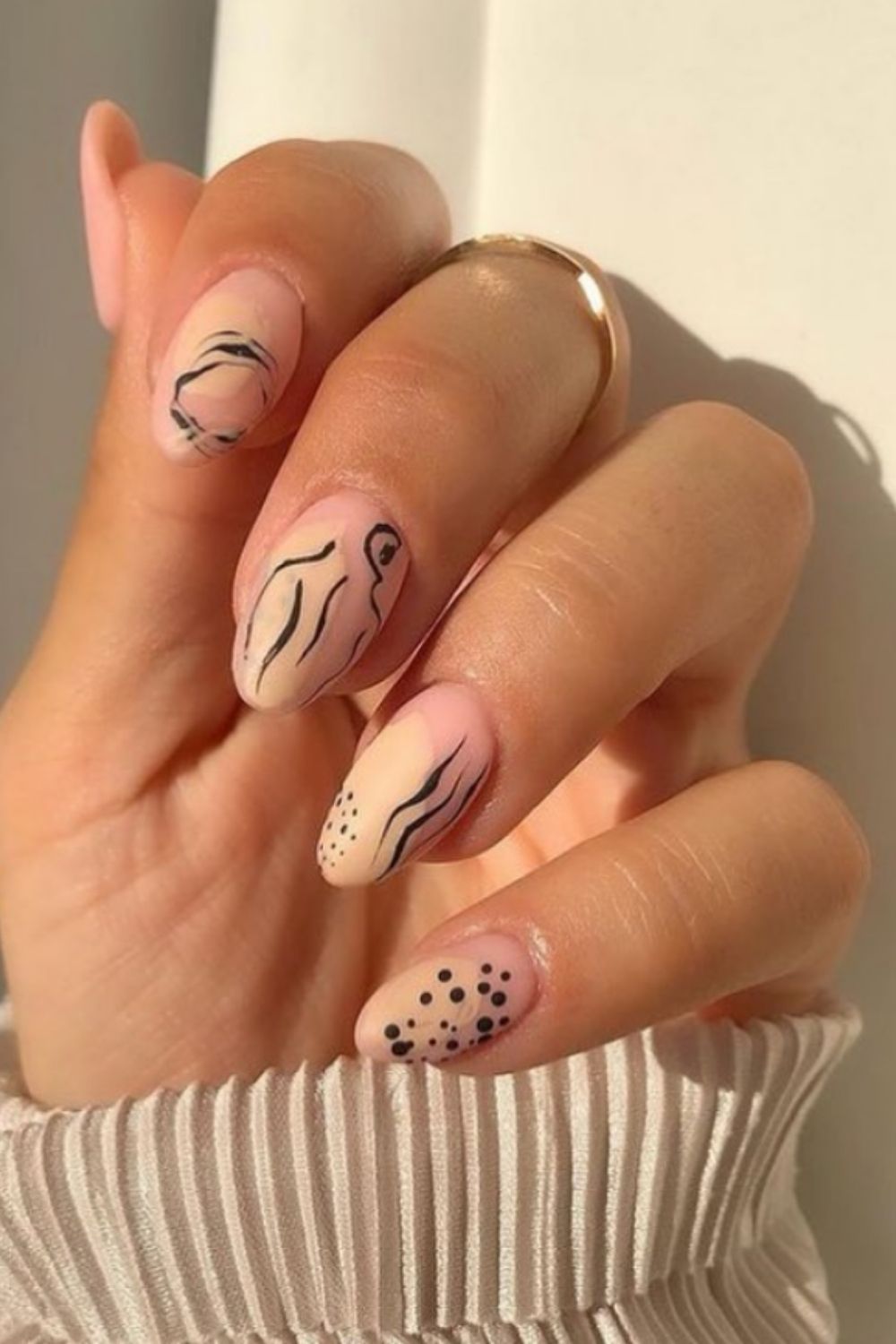  Best Trendy Almond Nails To Try In These Summer!