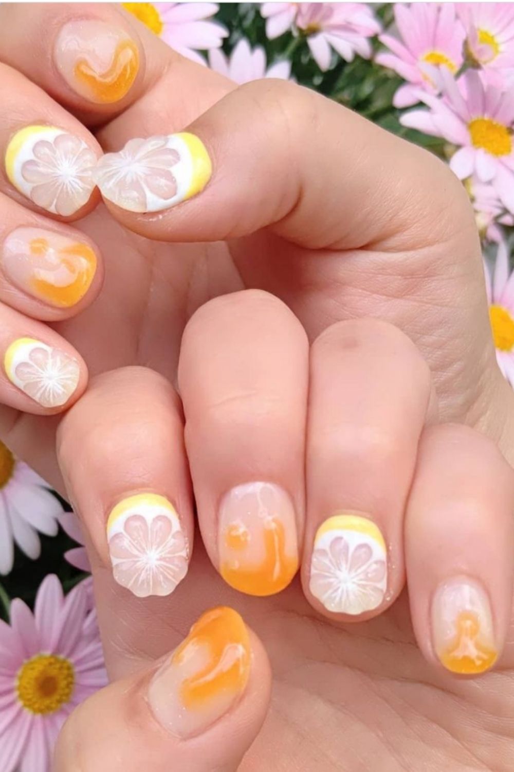 Cute summer nails are trendy in the summer holiday 