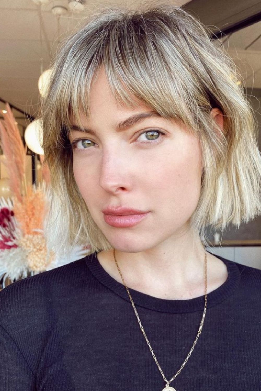 How to style bob hair with bangs 2021?