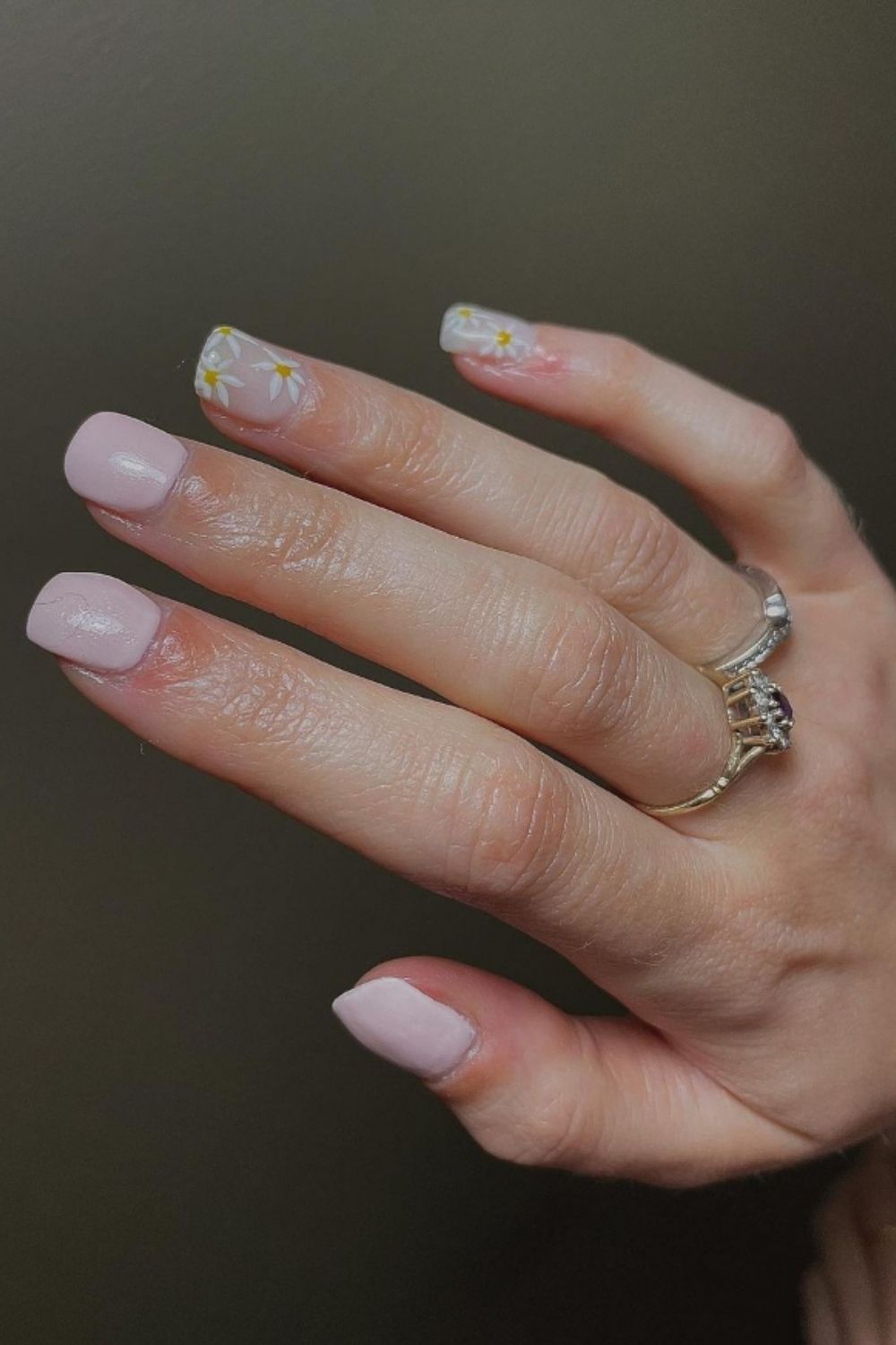 Cute summer nails are trendy in the summer holiday 