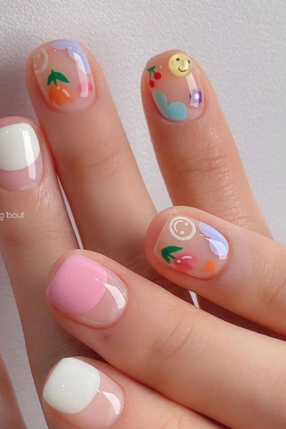 Cute summer nails are trendy in the summer holiday 