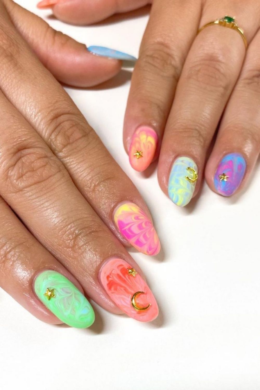 35+ Cute summer nail designs with short almond nails and square nails