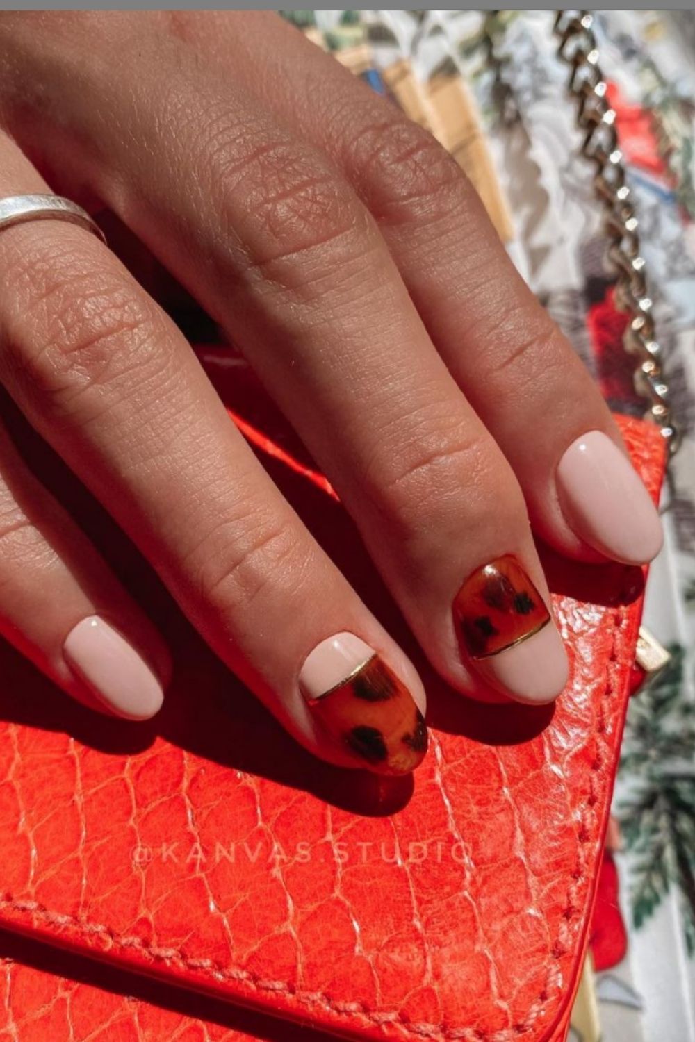 35+ Cute summer nail designs with short almond nails and square nails