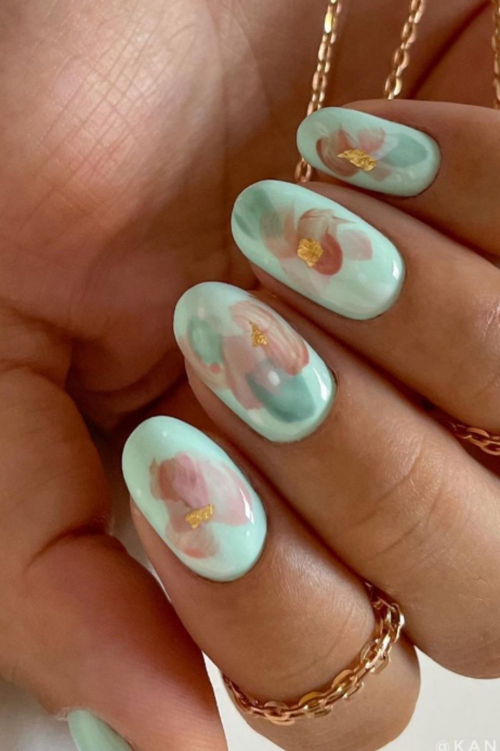 35+ Cute summer nail designs with short almond nails and square nails