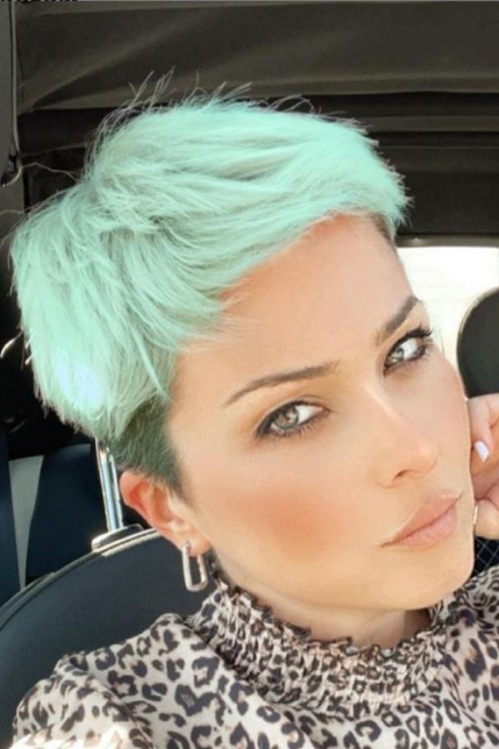 How to style very short pixie haircut for Cool girls 2021？