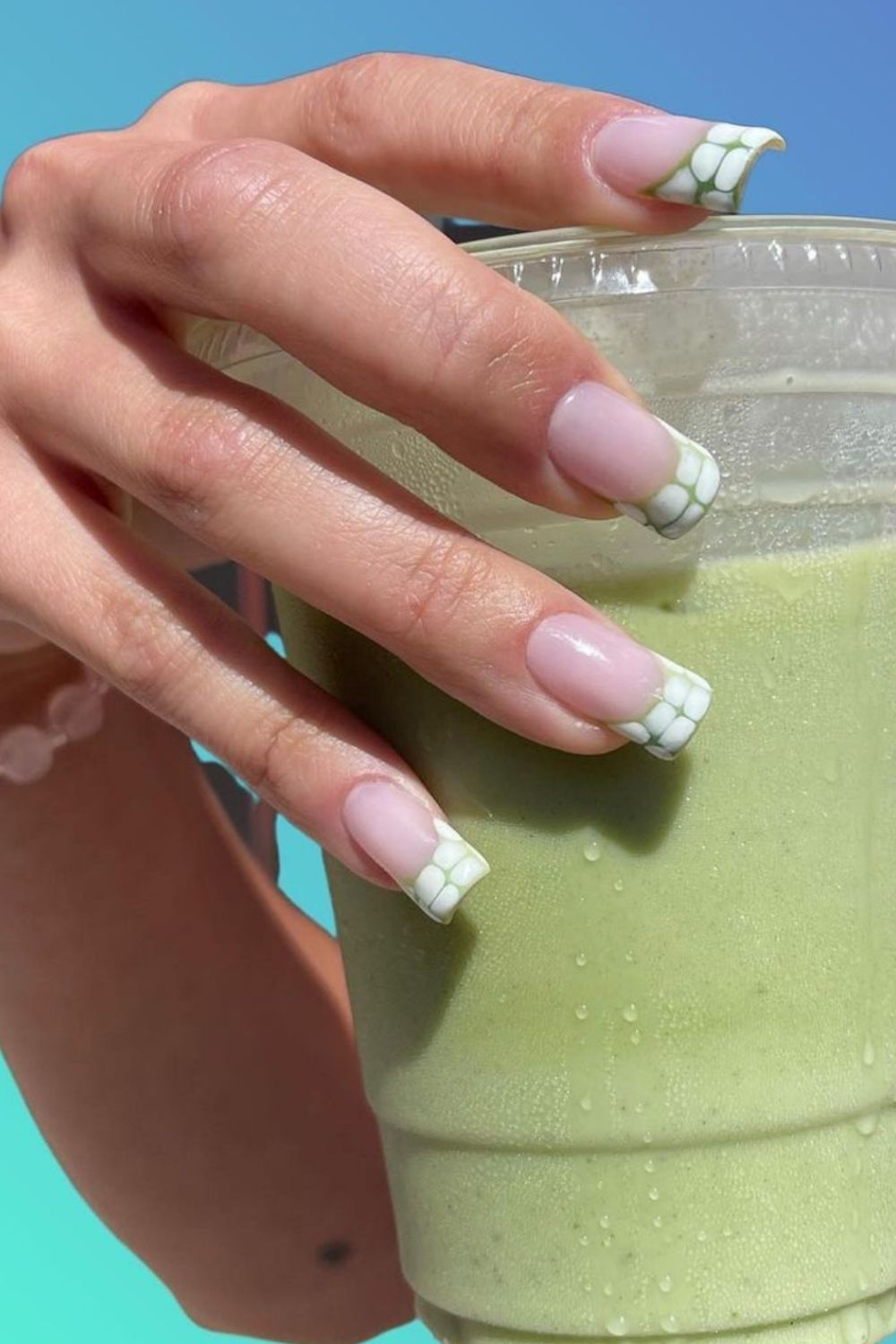 30 Trendy Green Nail Polish Designed for Summer 2021