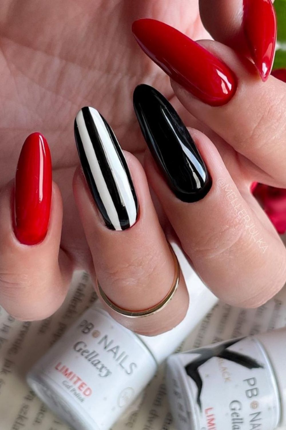 35 Awesome black nails to try in your next nail designs