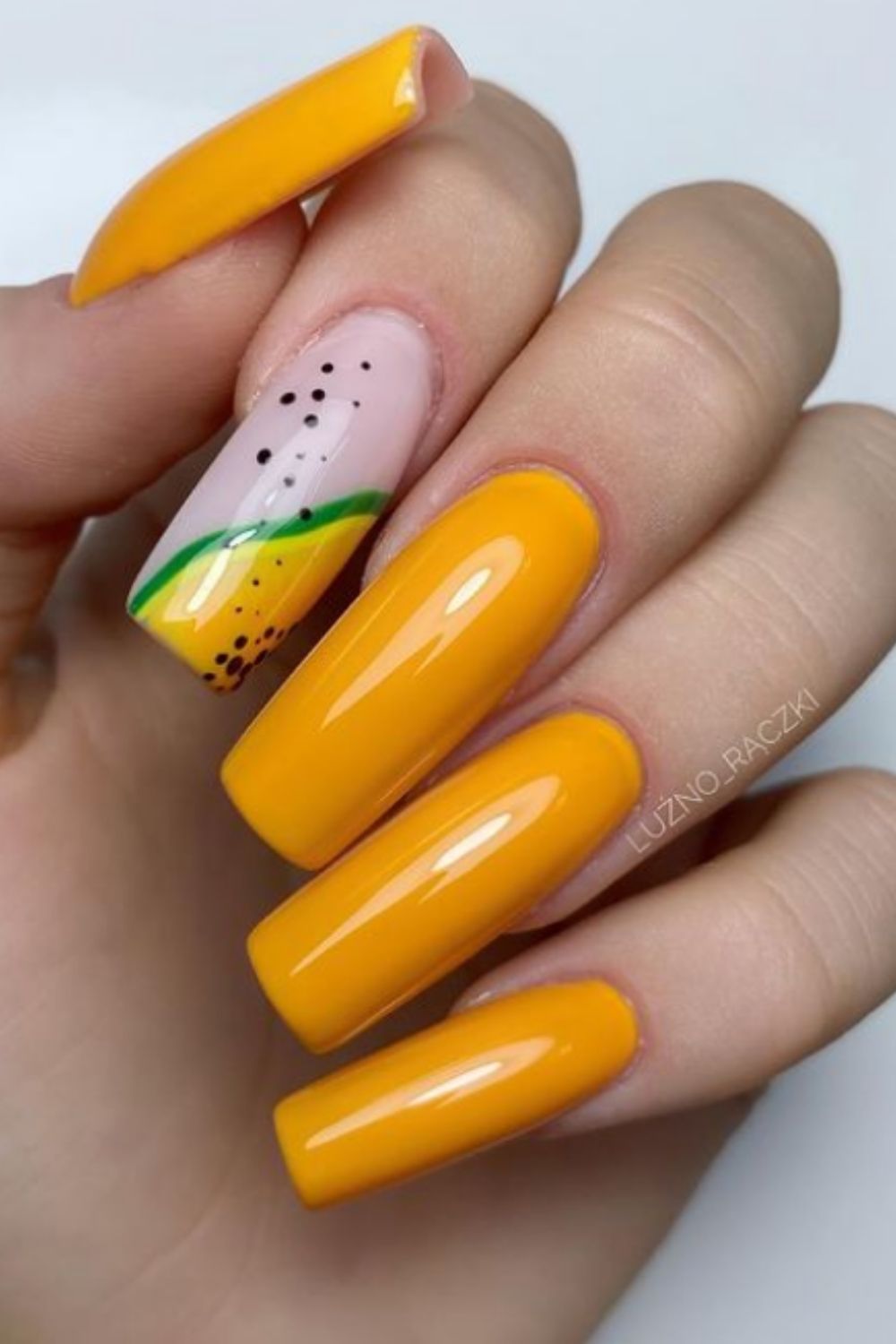 30+ Chic nature-inspired nail art to try in summer 2021