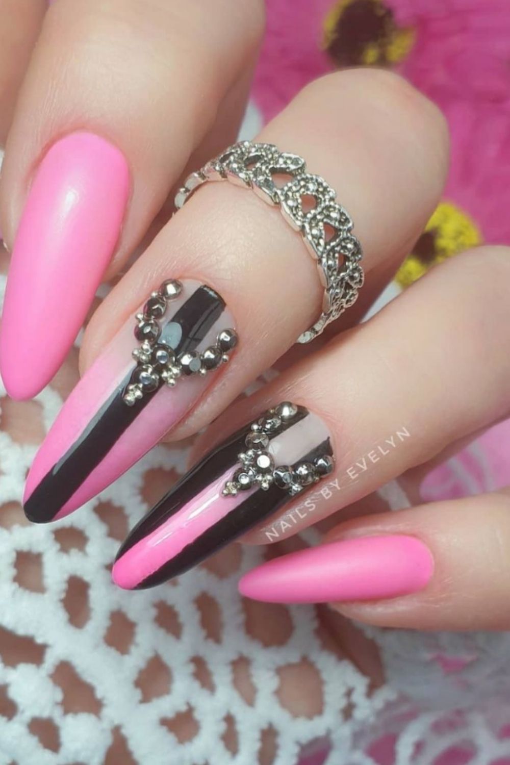 35 Awesome black nails to try in your next nail designs