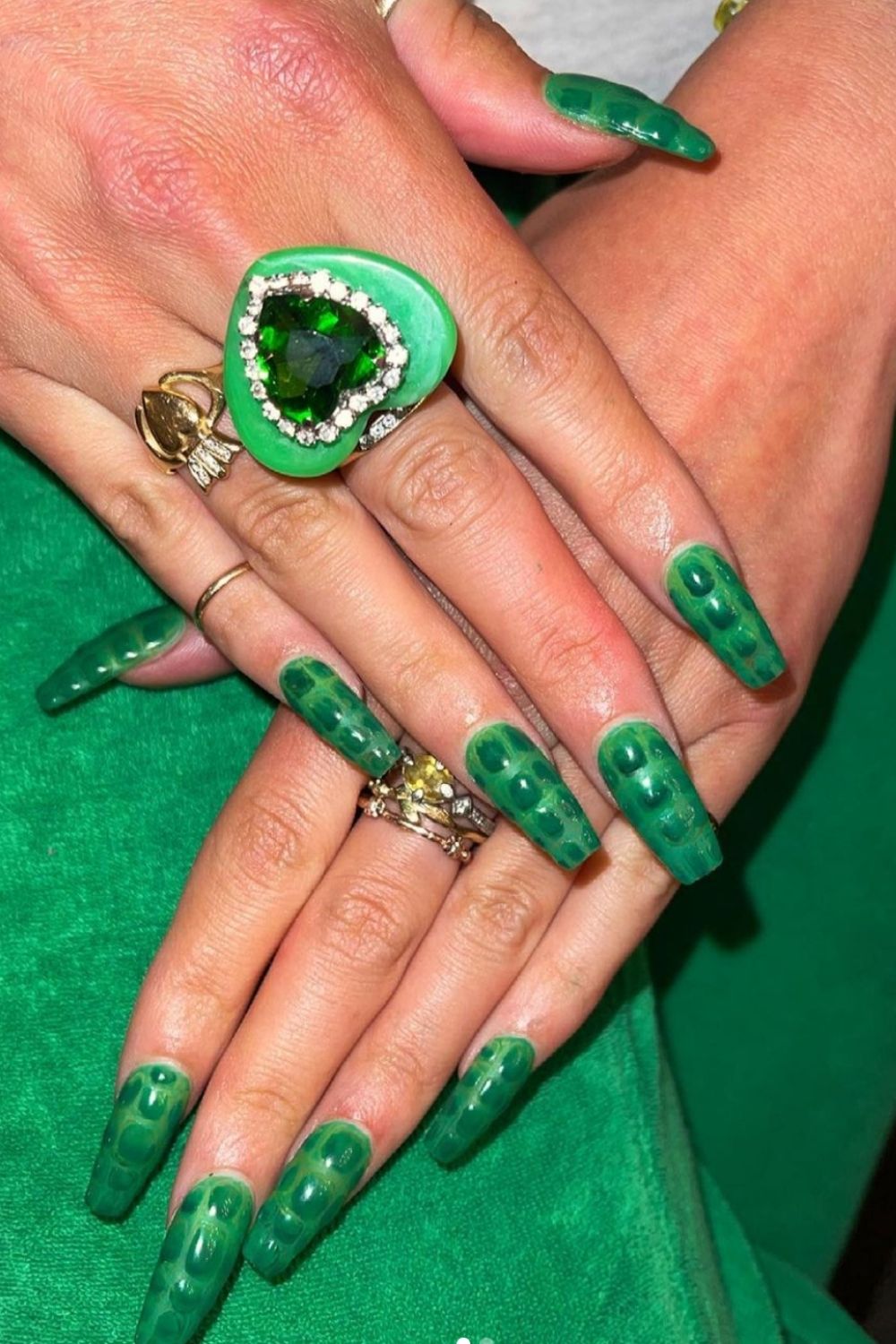 30 Trendy Green Nail Polish Designed for Summer 2021