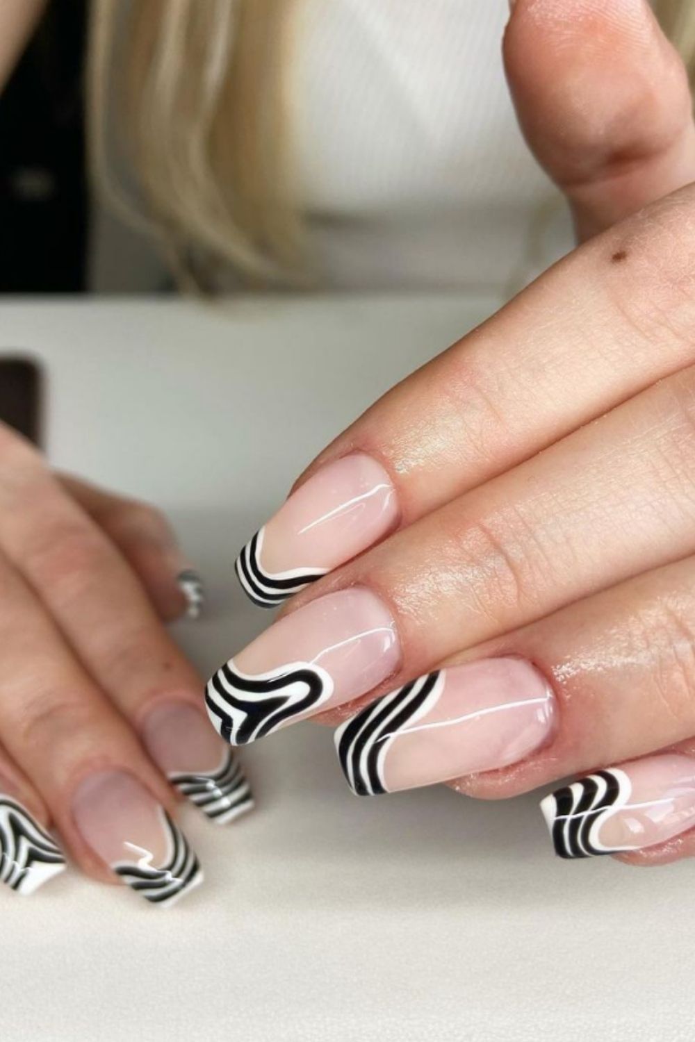 35 Awesome black nails to try in your next nail designs