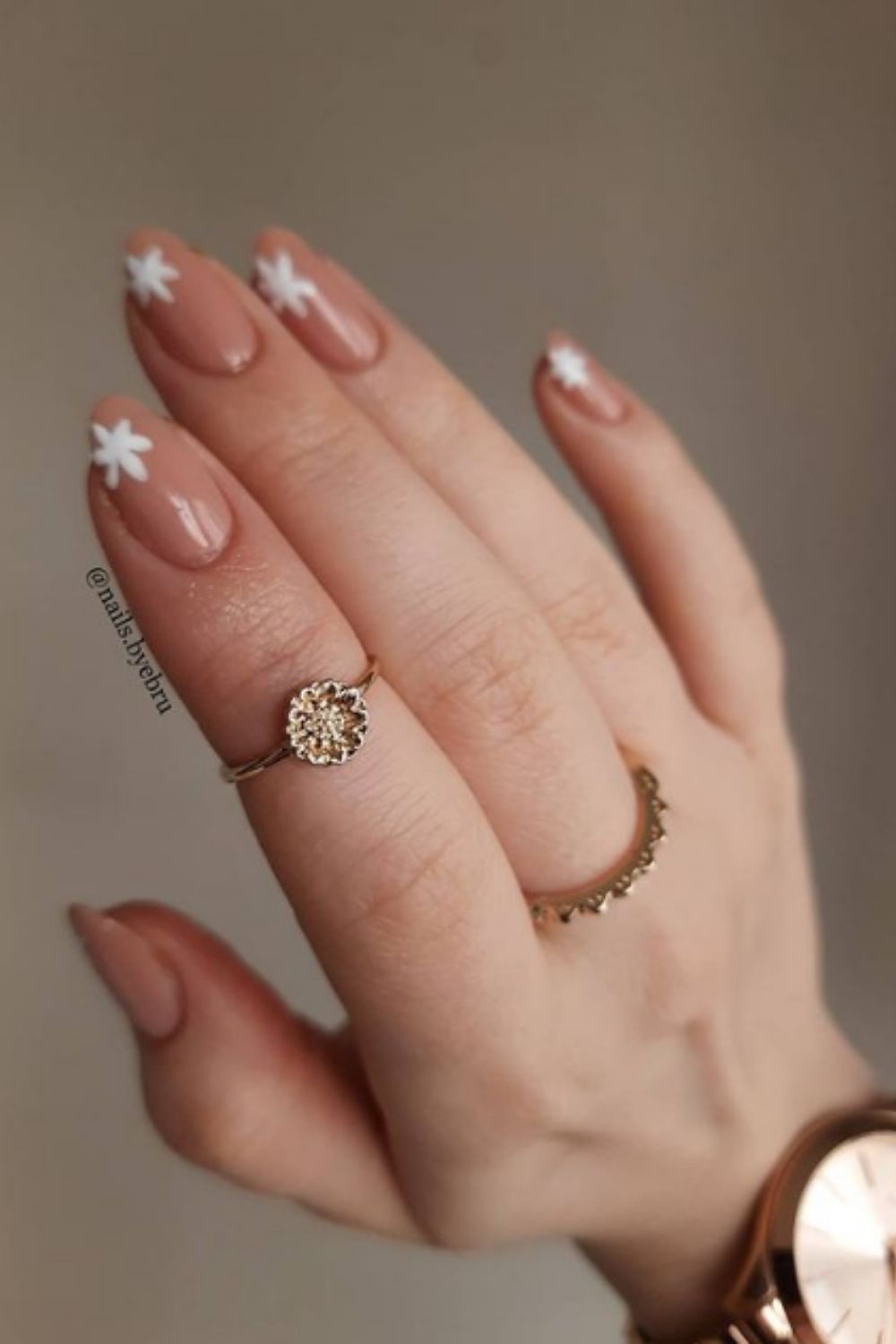 30+ Chic nature-inspired nail art to try in summer 2021