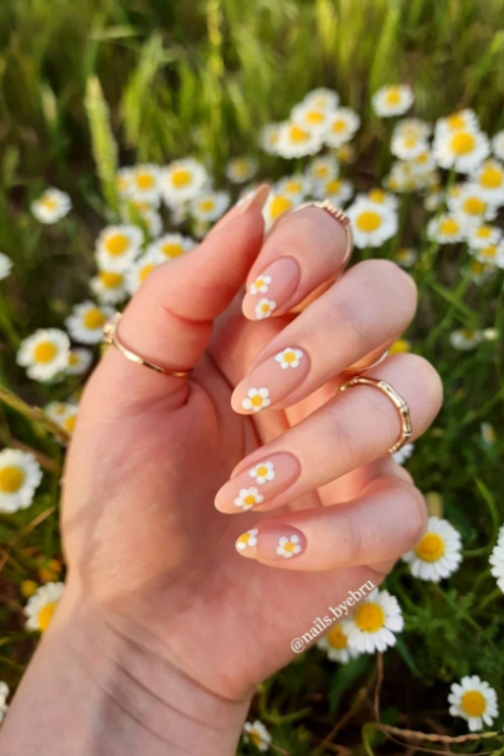 30+ Chic nature-inspired nail art to try in summer 2021