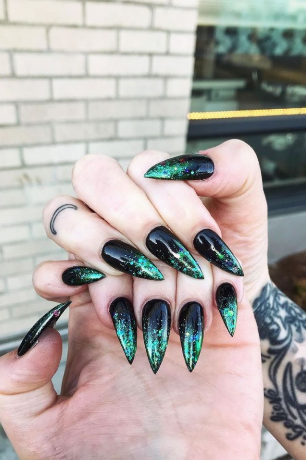 35 Awesome black nails to try in your next nail designs