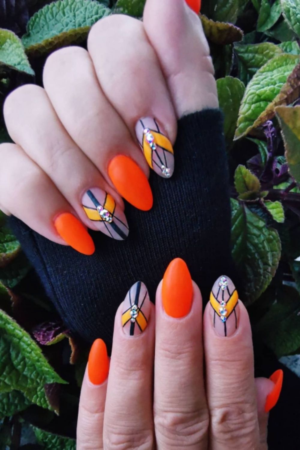 39 Pretty Orange nails design to Make You Stun in Every Season 