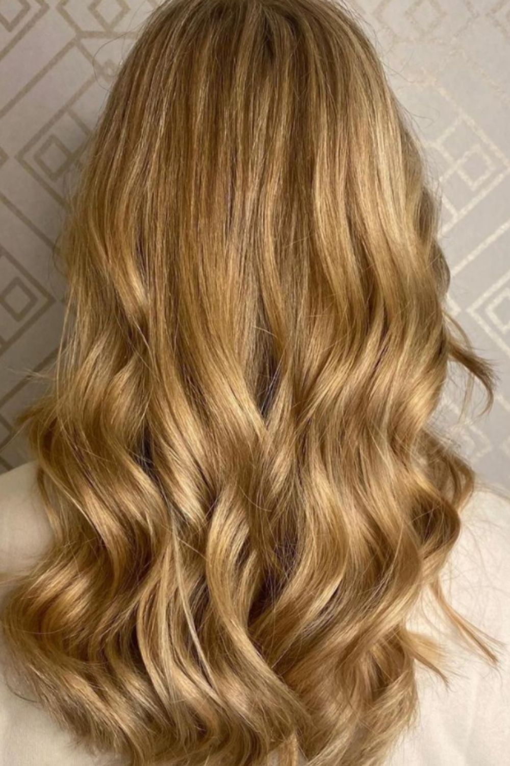 37 Unique Honey Blonde Hair Color Ideas for 2021