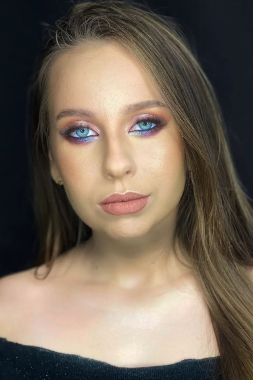 Ways to Make Blue Eyes Pop with Proper Eye Makeup