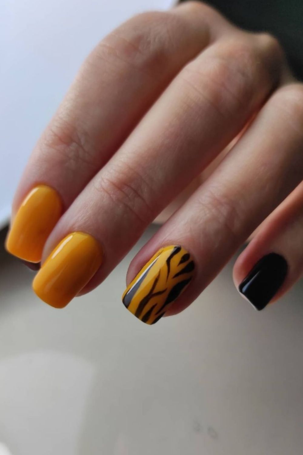 39 Pretty Orange nails design to Make You Stun in Every Season 