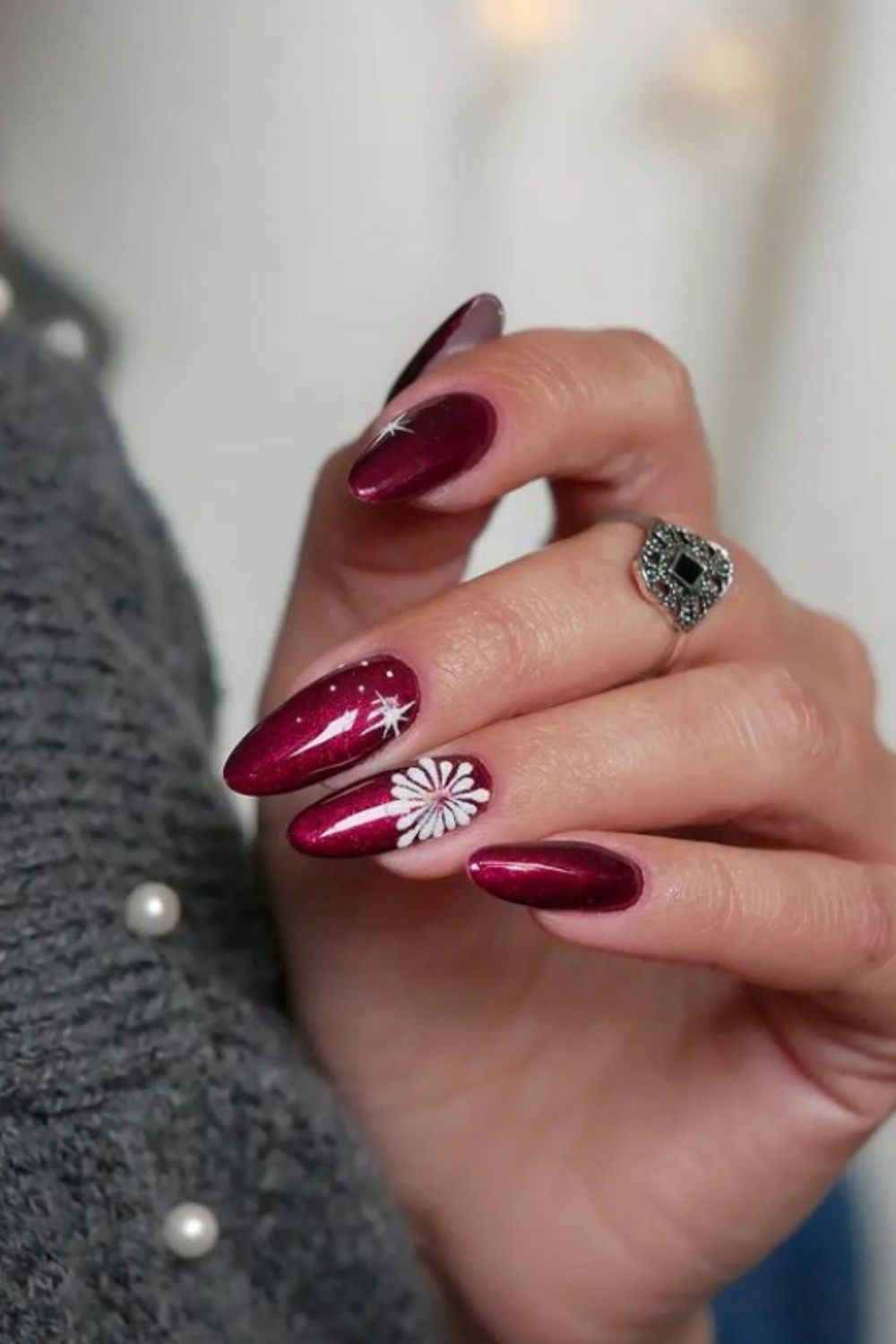 30 Simply Beautiful Christmas Nail Designs You’ll Love