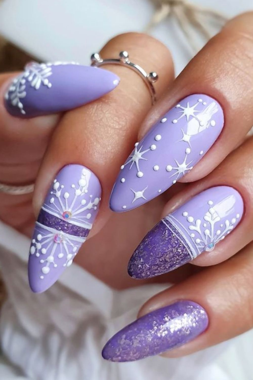 30 Trendy Christmas nails and Easy Christmas Nail Design Ideas  