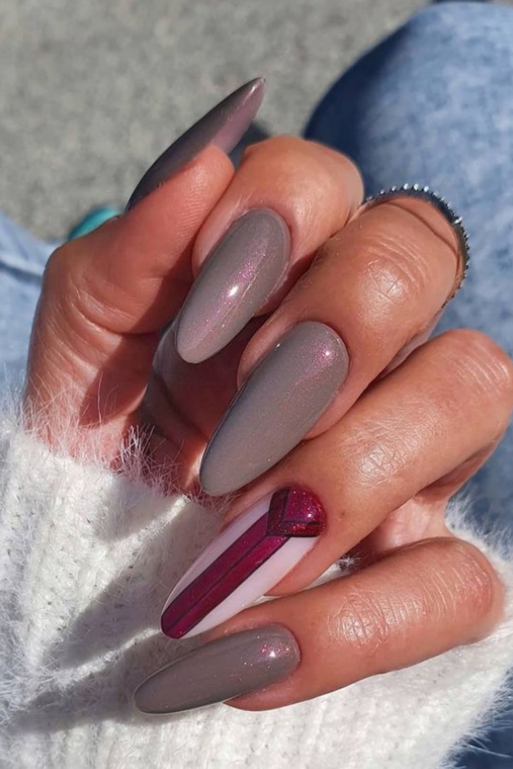 30 Simply Beautiful Christmas Nail Designs You’ll Love