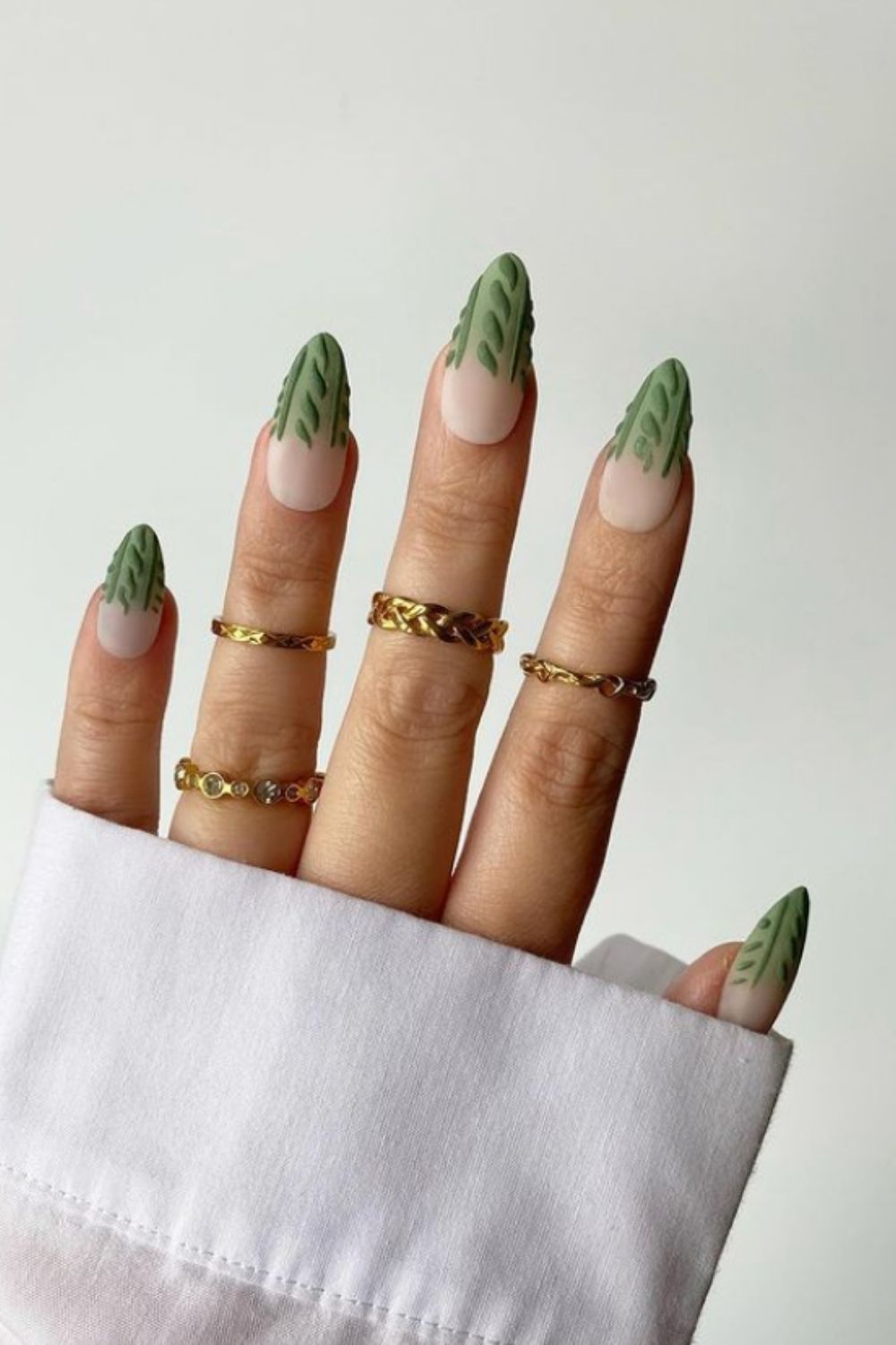 30 Trendy Christmas nails and Easy Christmas Nail Design Ideas  