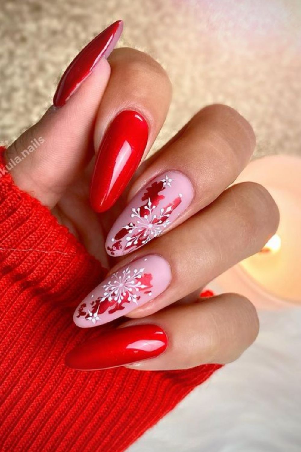 30 Simply Beautiful Christmas Nail Designs You’ll Love