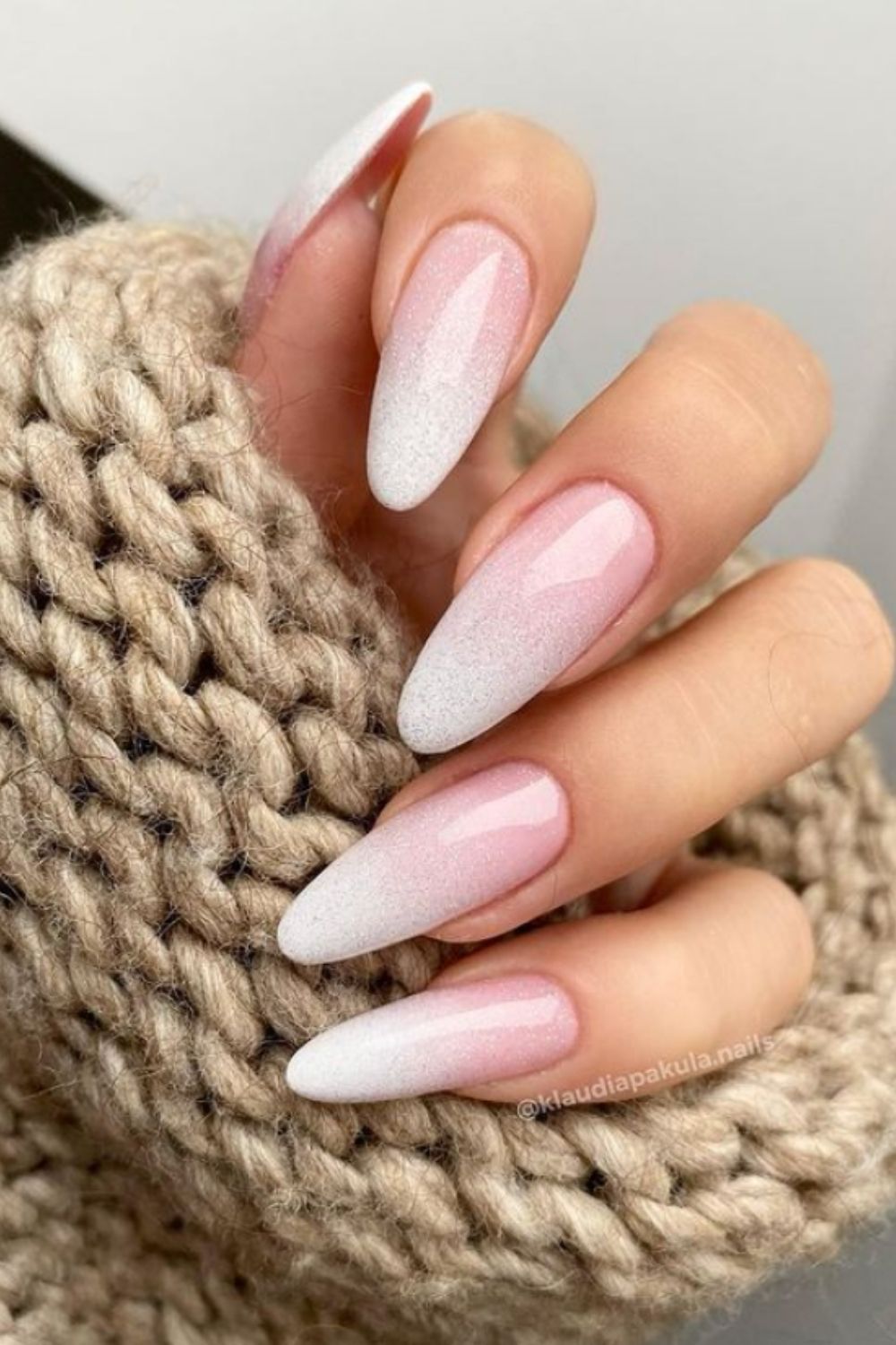 30 Simply Beautiful Christmas Nail Designs You’ll Love