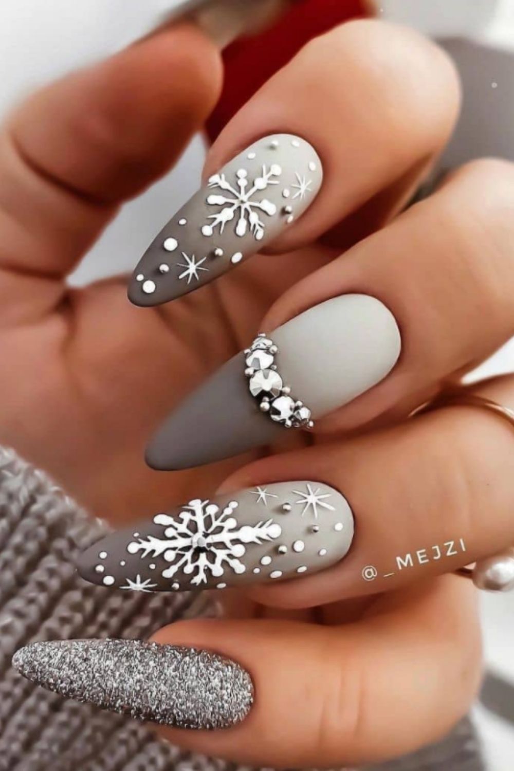 30 Trendy Christmas nails and Easy Christmas Nail Design Ideas  