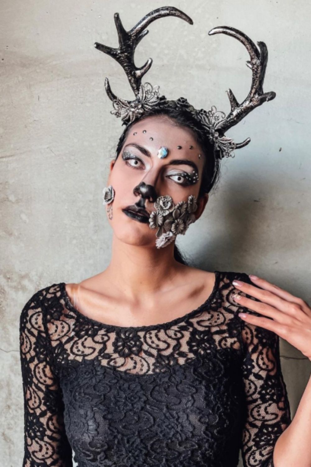 30 deer makeup and Antler Ideas for the cutest Christmas makeup looks