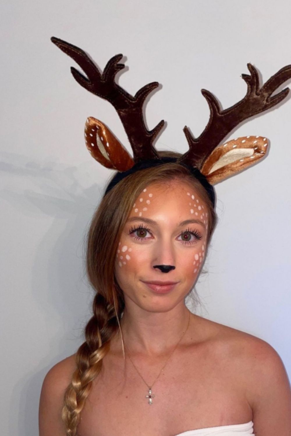 30 deer makeup and Antler Ideas for the cutest Christmas makeup looks