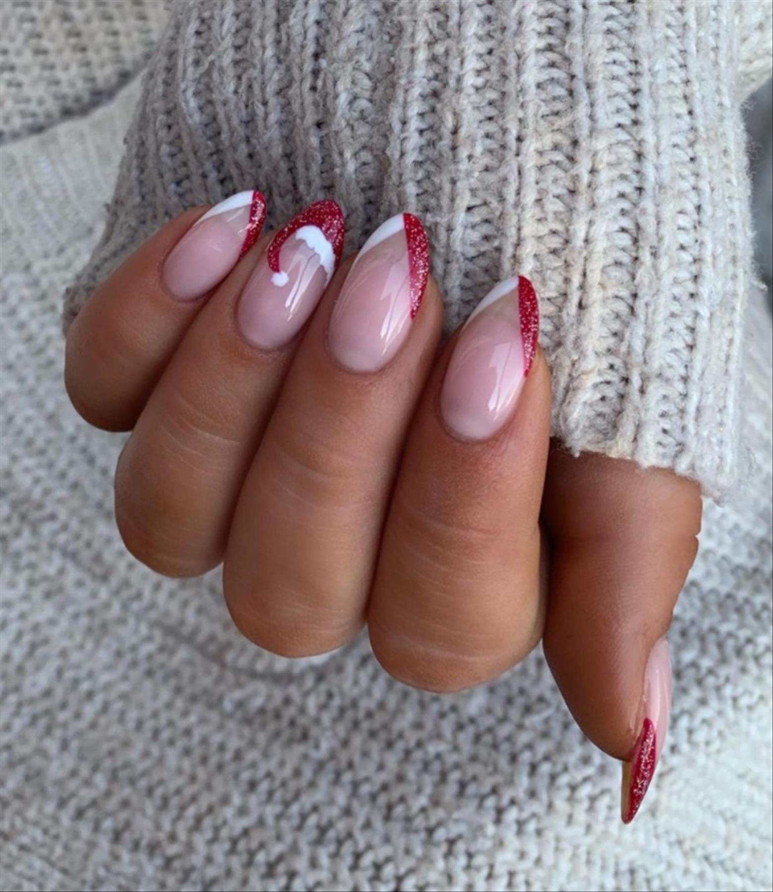 30 Christmas Nail colors with Holiday nail designs 2021