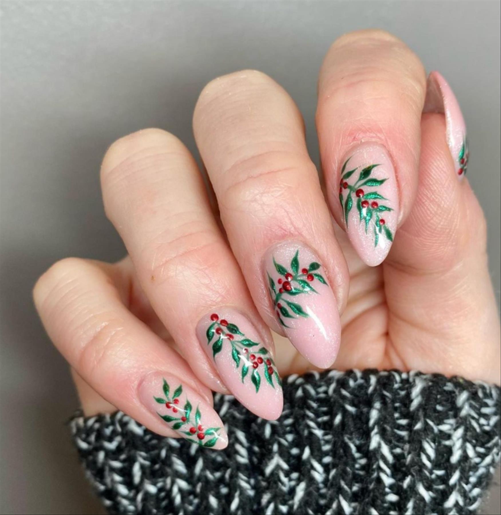 30 Cute DIY Christmas nail art designs with Trendy winter nails 2021