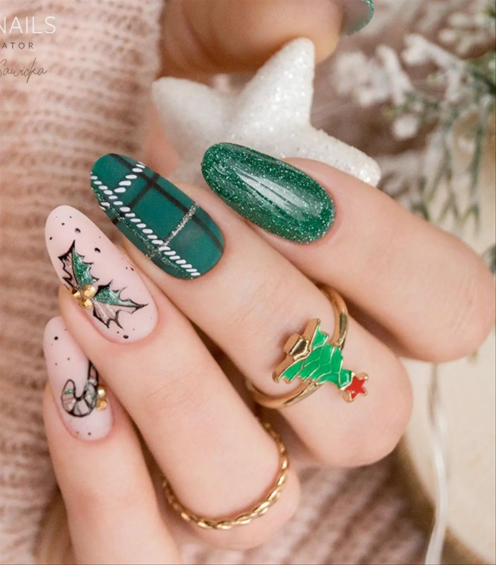 30 Cute DIY Christmas nail art designs with Trendy winter nails 2021