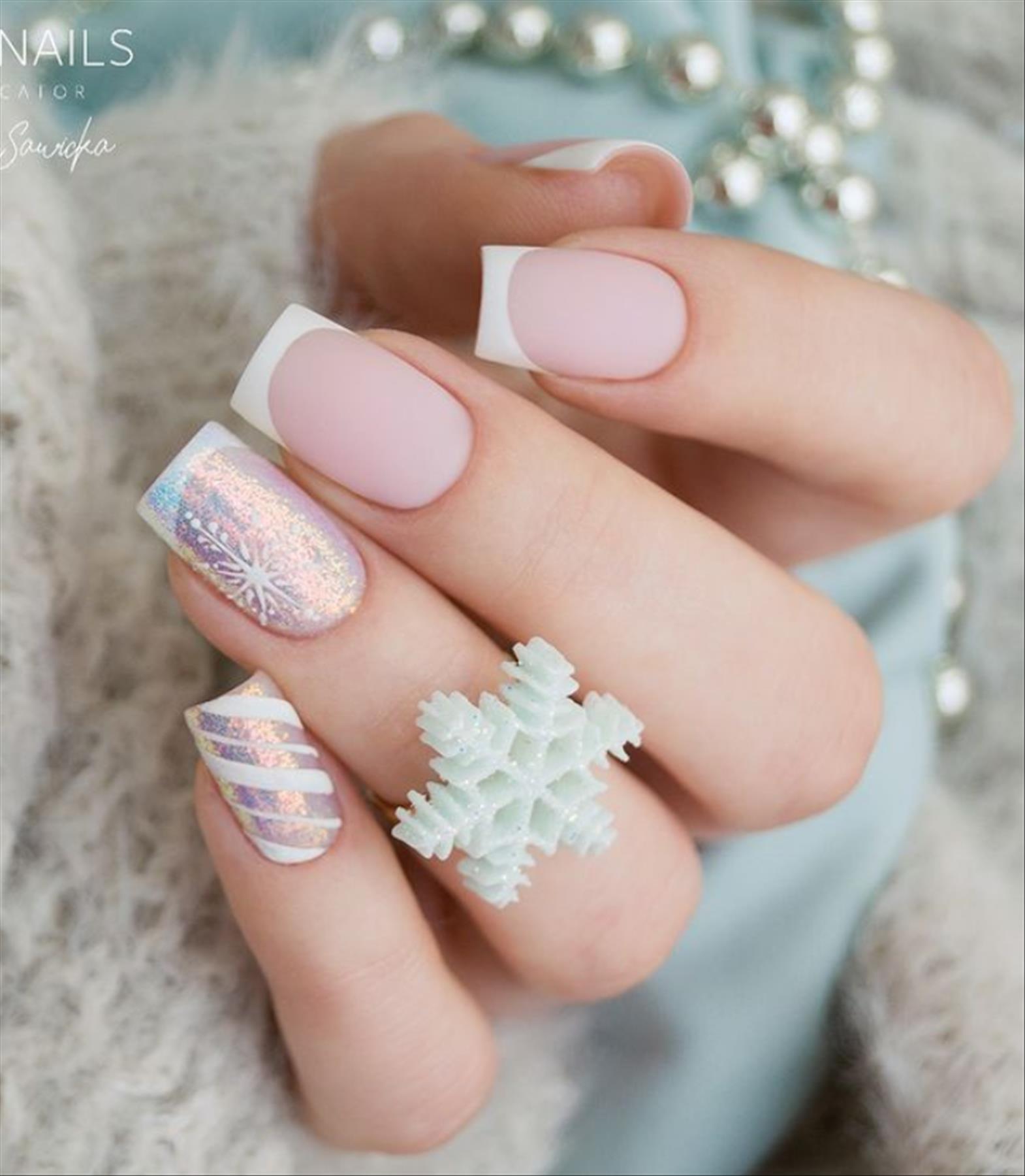 30 Cute DIY Christmas nail art designs with Trendy winter nails 2021