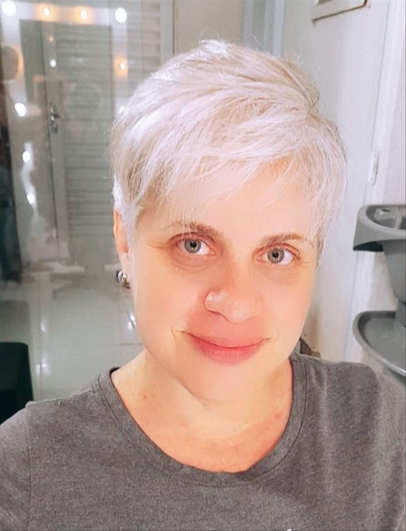 30 Short hair over 60 and pixie hairstyles 2021