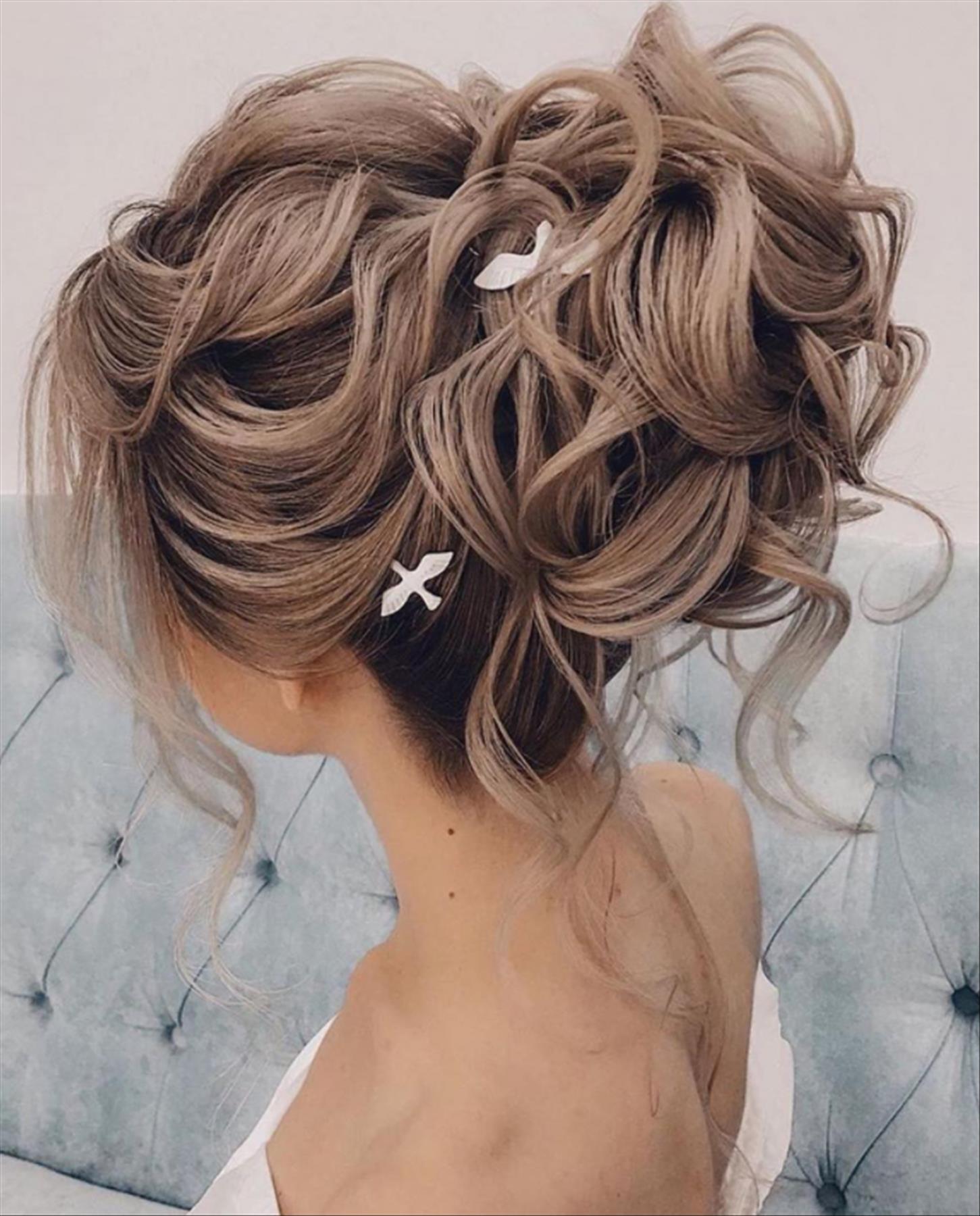 Stunning Prom Hairstyles to Elevate Your Look 2022