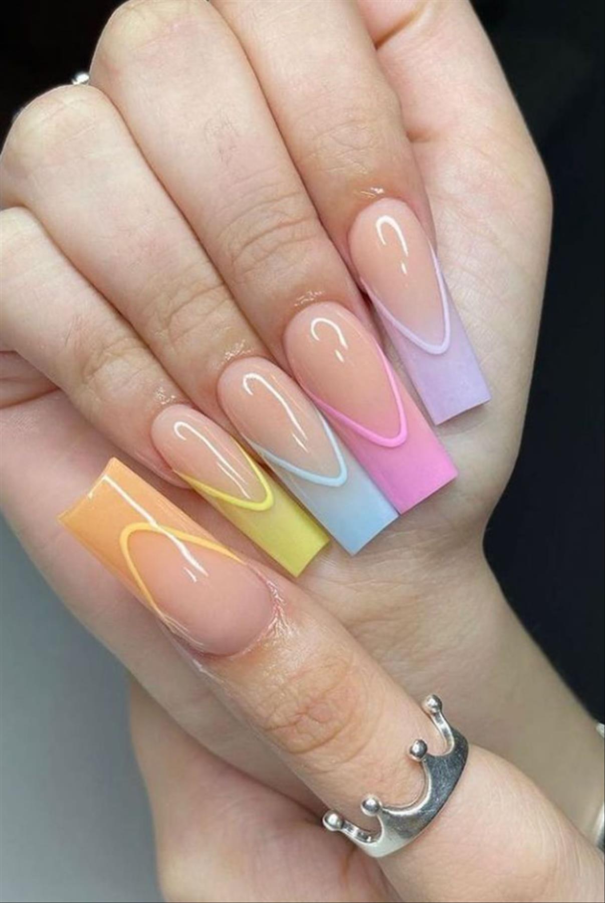 Best French tip coffin nails for summer manicure 2022