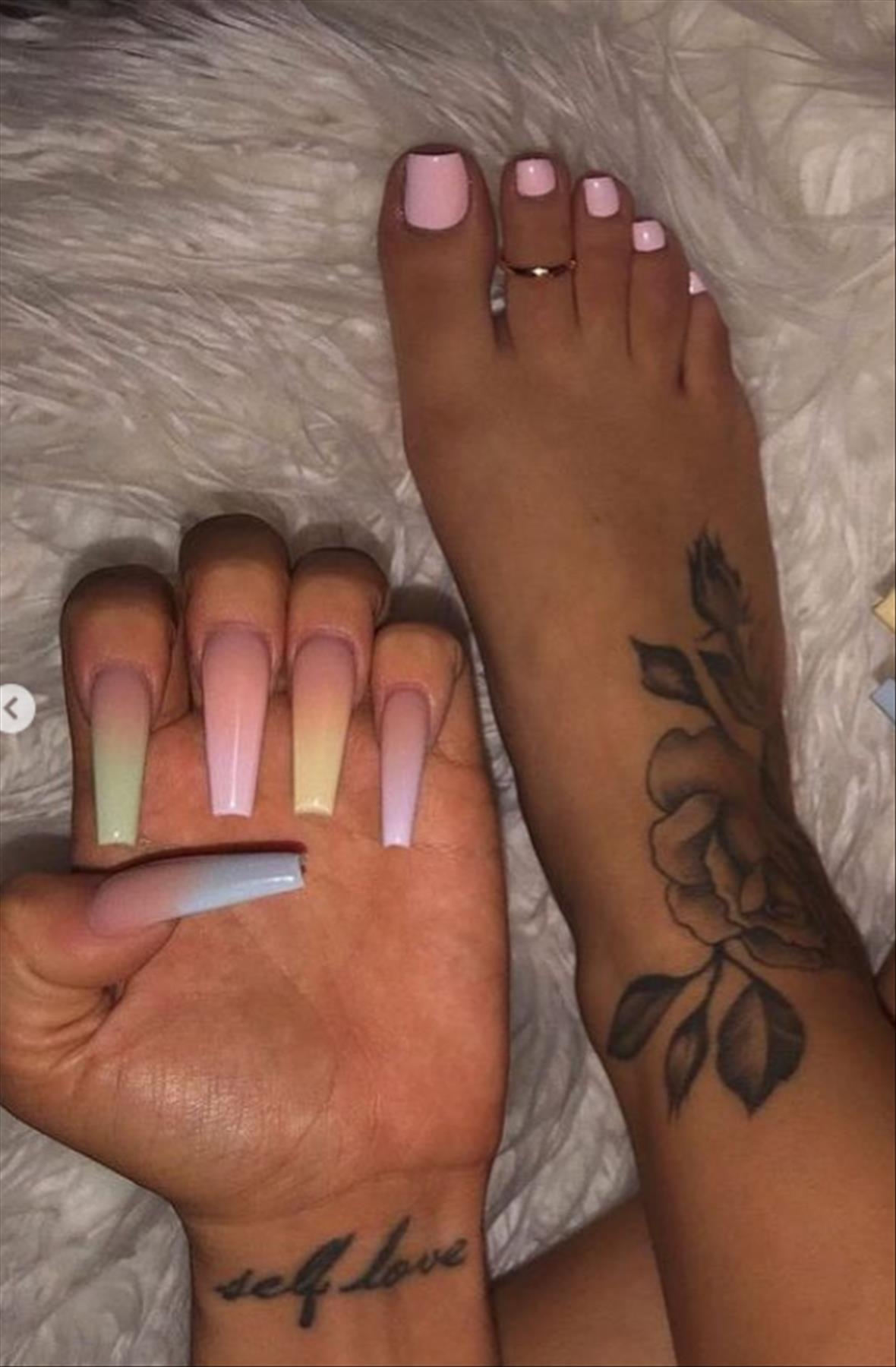 Pretty Summer Toes Nails Ideas For a Chic Look