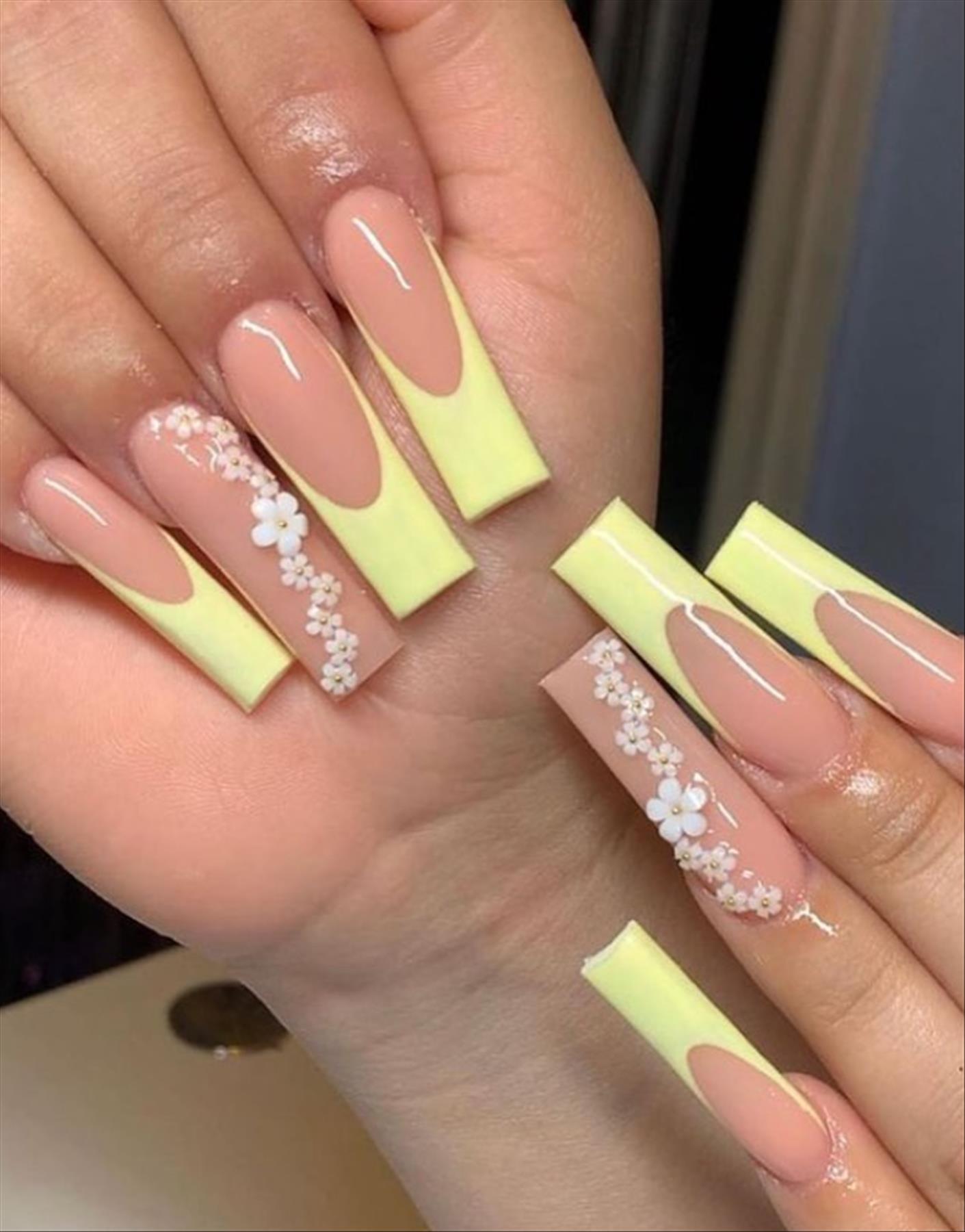 Best French tip coffin nails for summer manicure 2022