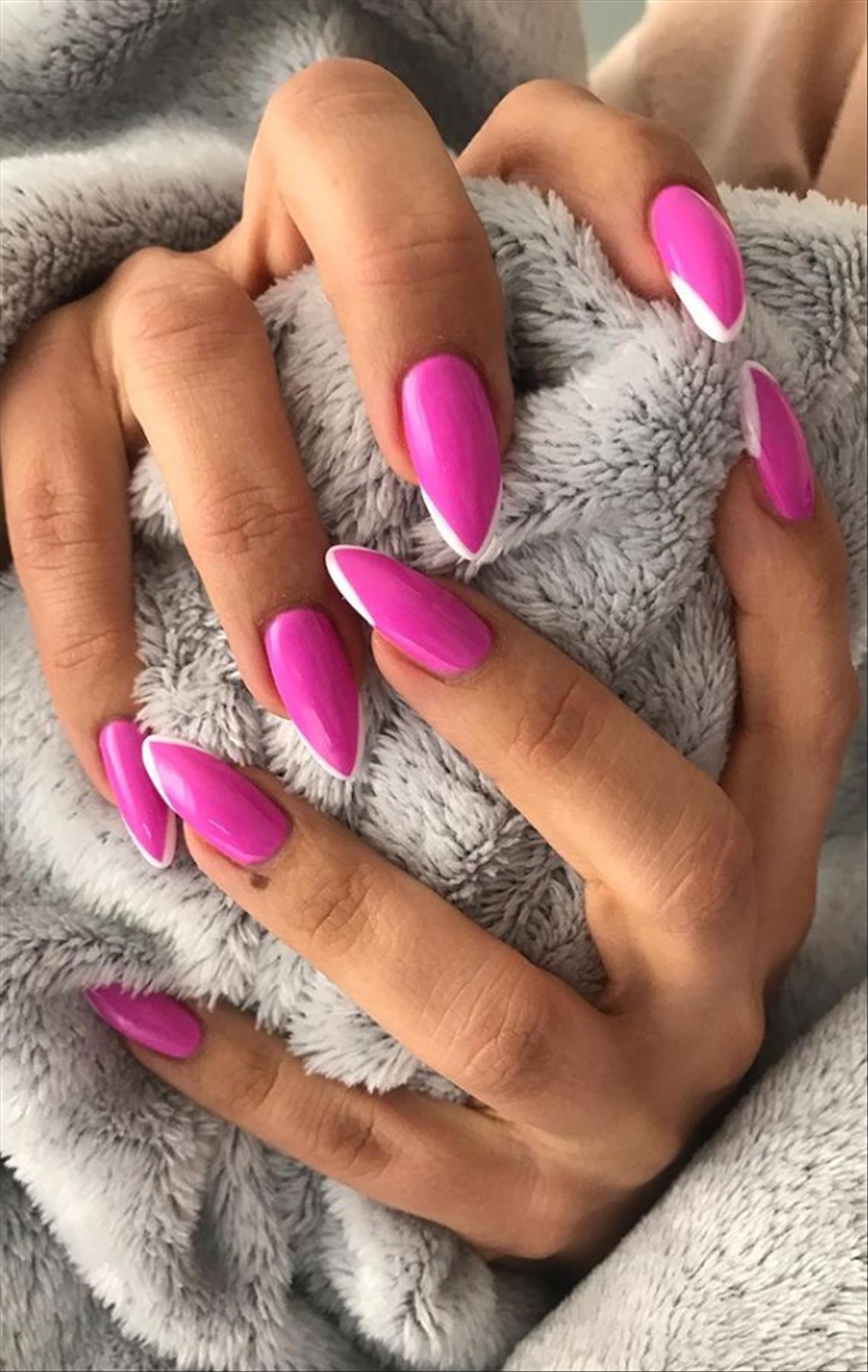 Adorable pink nails design to rock in 2022